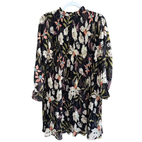 NWT Six Feathers Boutique Illa Illa Black Floral Pleated Swing Dress Size Small - Picture 2 of 12